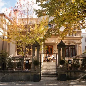 Ebel Pool & Ξενοδοχείο